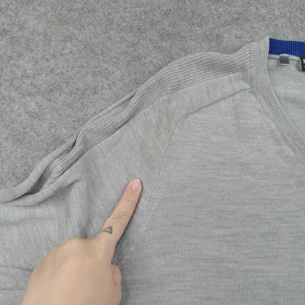 Under Armour Sweater Mens Medium Tall Gray V Neck Knit Pullover Golf MT Loose‎